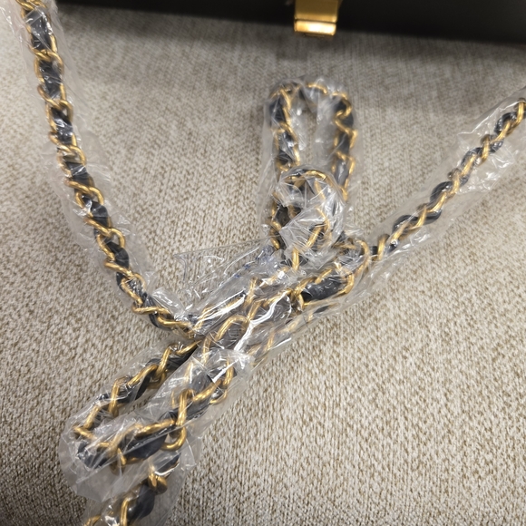 Steve Madden East West Handbag - Picture 7 of 8